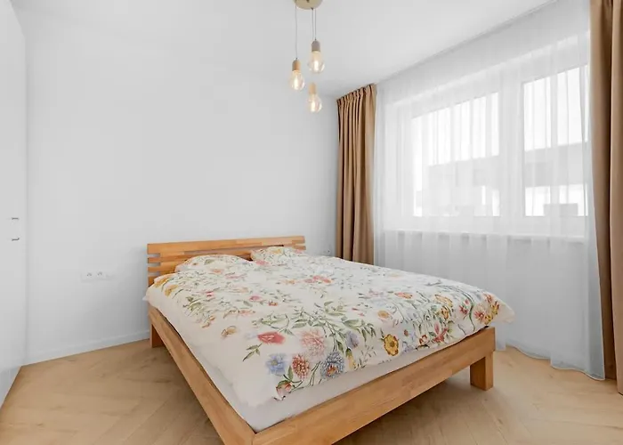 Appartement Shiny With Balcony & Private Parking *