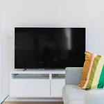 Apartamento Shiny With Balcony & Private Parking *