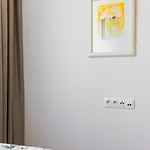 Shiny With Balcony & Private Parking Апартаменти