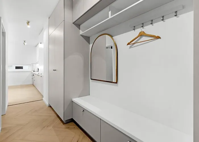 Shiny With Balcony & Private Parking Bratislava