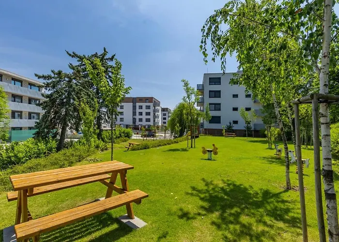 Shiny With Balcony & Private Parking Appartement