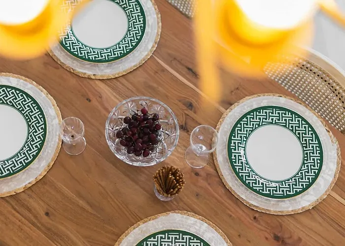 Shiny With Balcony & Private Parking Appartement Bratislava