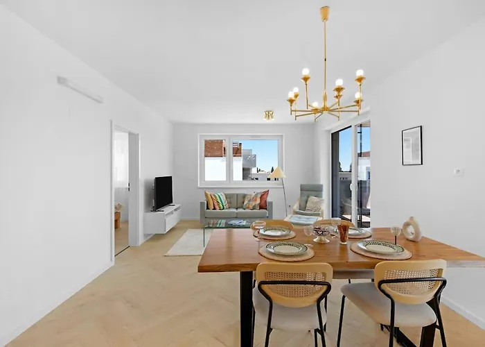 Appartement Shiny With Balcony & Private Parking Bratislava